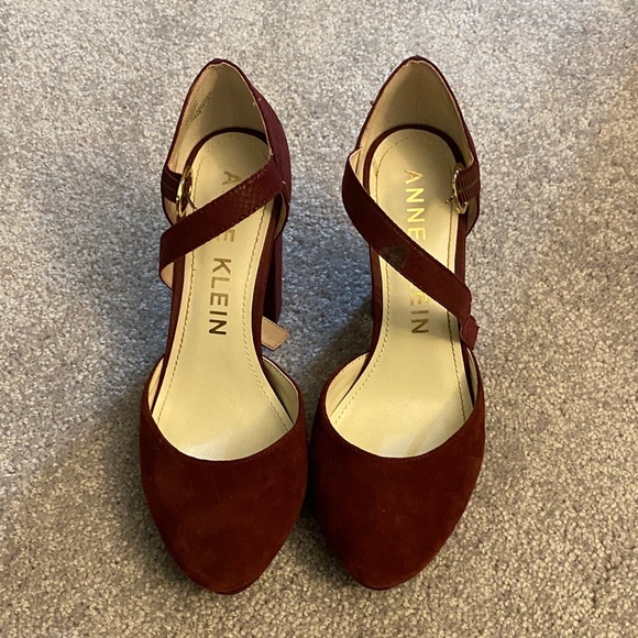 Anne Klein Maroon Strappy Heels - Picture 1 of 4